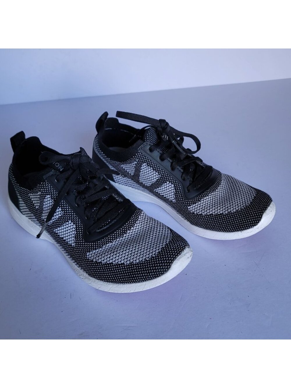 Vionic Lenora Women's Black White Knit Lace-Up Sneakers Athleisure Size 6.5